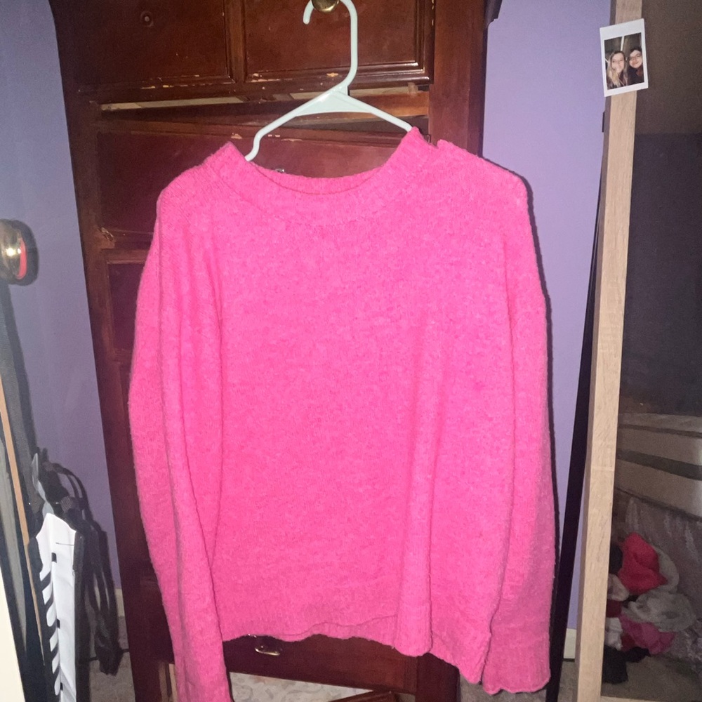Pink oversized American Eagle sweater!